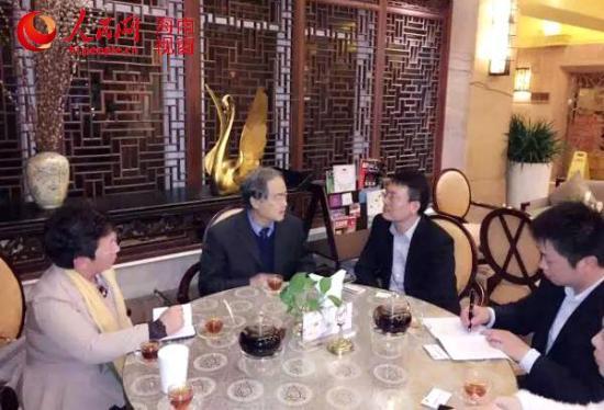 點擊圖片翻到下一頁>> 盧秉恒院士與顧剛、韓青等深入溝通交流
