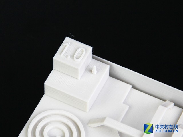͑׃cȡ MakerBot R+ 3DӡC(j)לy 