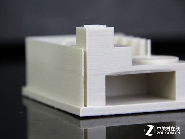 ͑׃cȡ MakerBot R+ 3DӡC(j)לy 